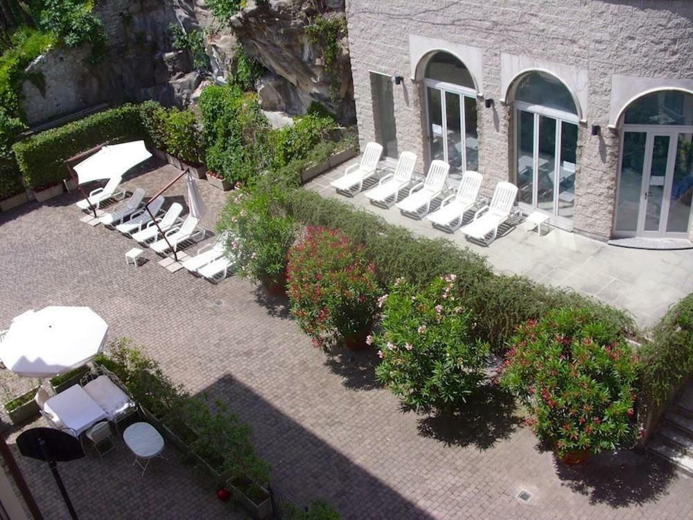 Larius Apartment Parking Carate Urio Dış mekan fotoğraf